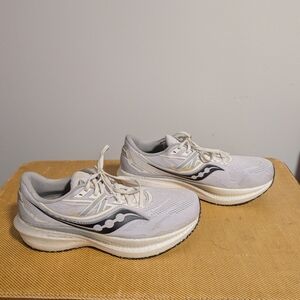 Saucony Men's Size 11 Triumph 20 White Running Shoes